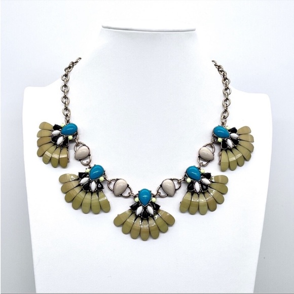 New York & Company Jewelry - Vintage Fan Shaped Green Cabochon Retro Collar Necklace